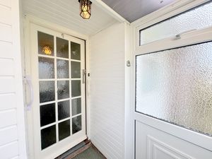 Beacon Close- click for photo gallery